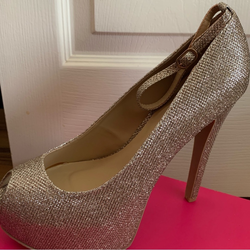 Elegant Gold Peep-Toe Heels